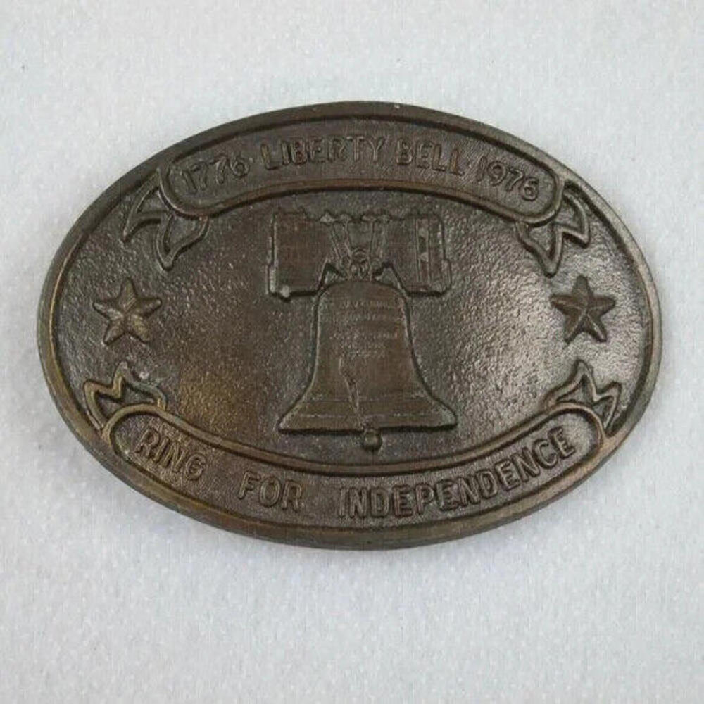 Vintage 1976 Liberty Bell Bicentennial Belt Buckle Patriot Brass tone Metal Oval - Picture 9 of 15